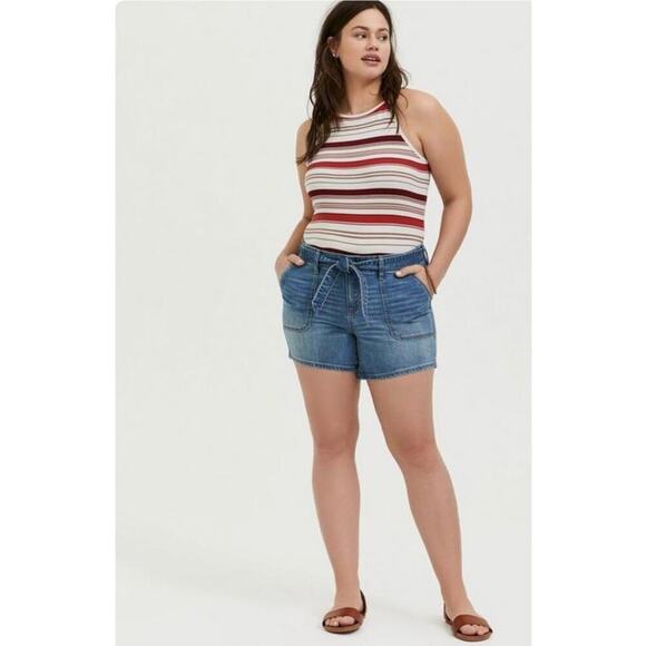 TORRID | 5 Inch Vintage Stretch High-Rise Big Front Pockets Denim Shorts Sz. 20 - Picture 1 of 3